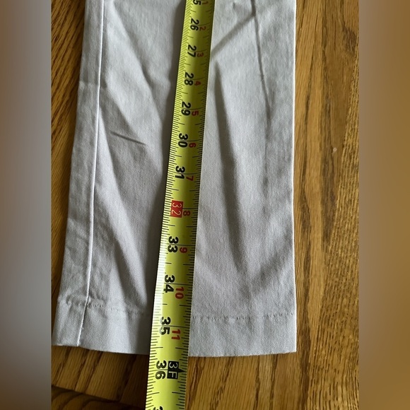 The Slim City Khakis by Gap Size 2R Crop Pants Coupe Urbaine Etroite Lilac NWT - Picture 16 of 16
